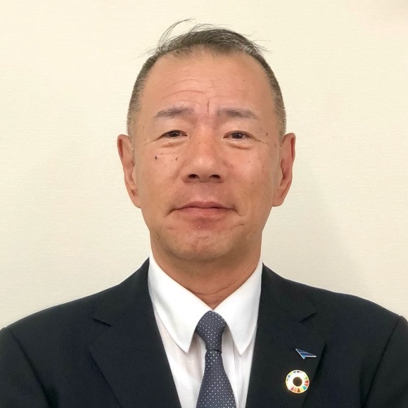 山田 忠雄