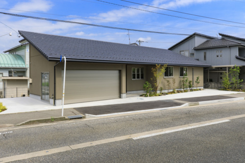 ″温故知新″ 古き良き平屋の贅を尽くし、最先端の技術を搭載したゼロエネルギー住宅